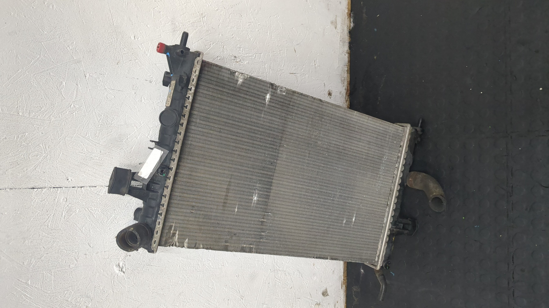 Радиатор охлаждения двигателя основной