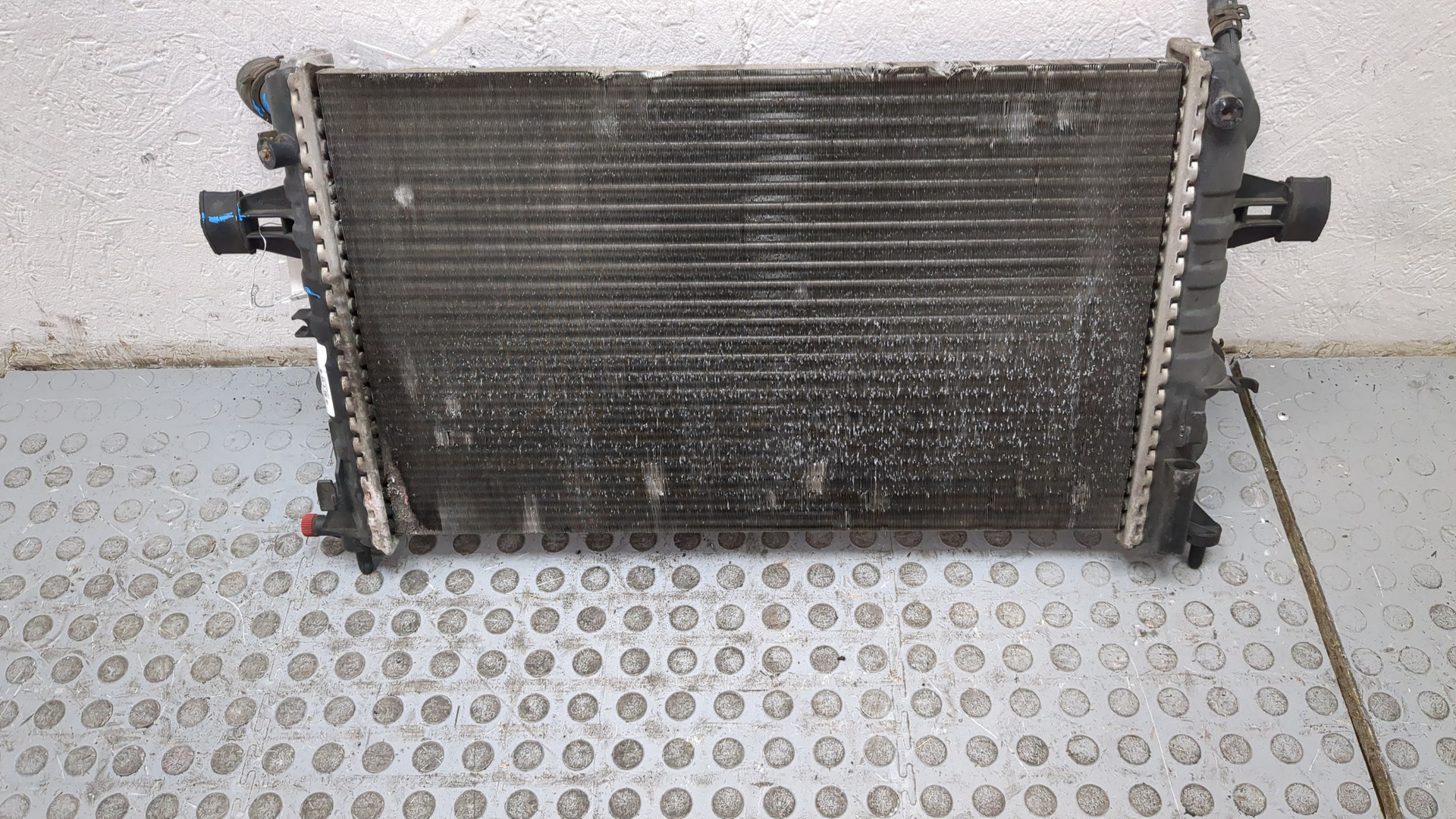 Радиатор охлаждения двигателя основной