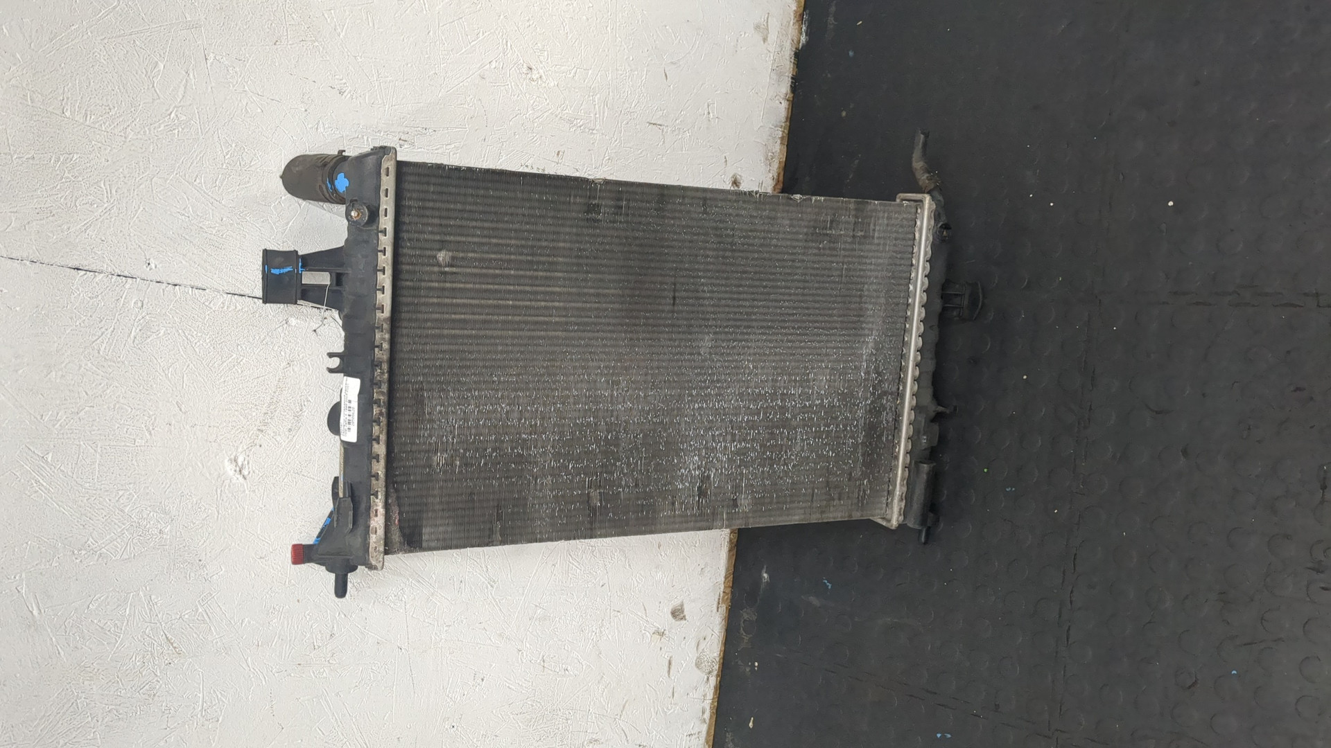 Радиатор охлаждения двигателя основной