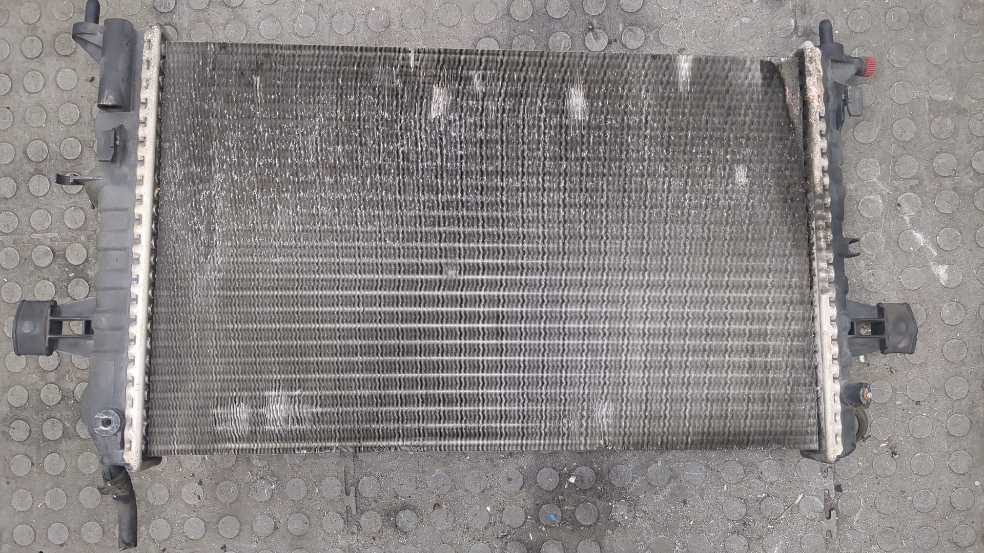 Радиатор охлаждения двигателя основной