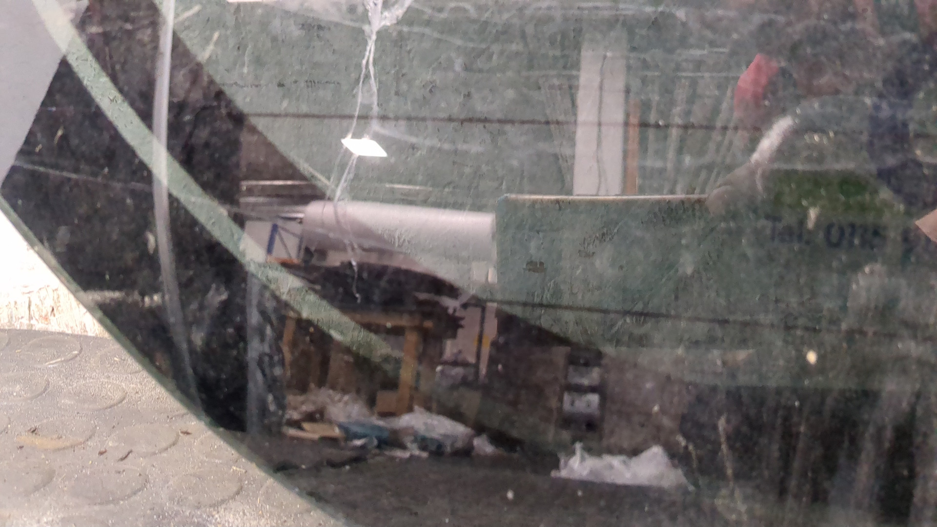 Стекло заднее