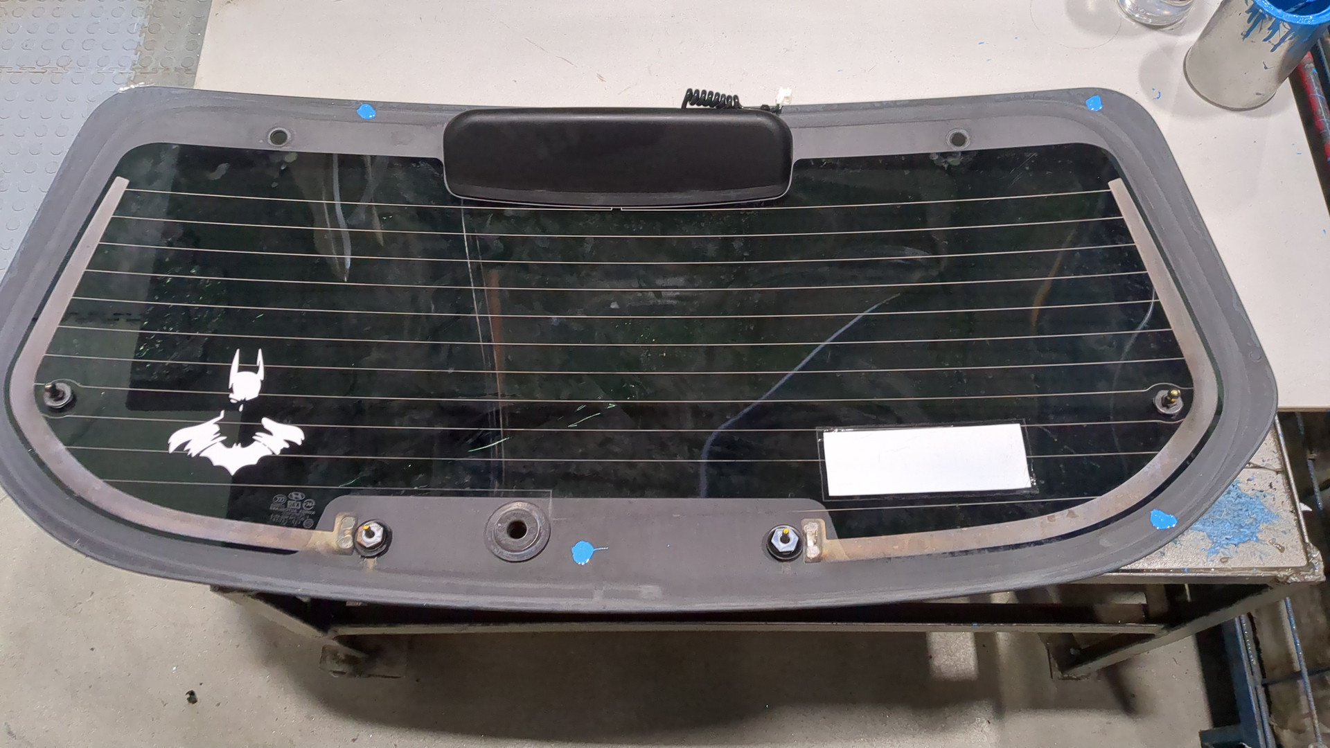 Стекло заднее