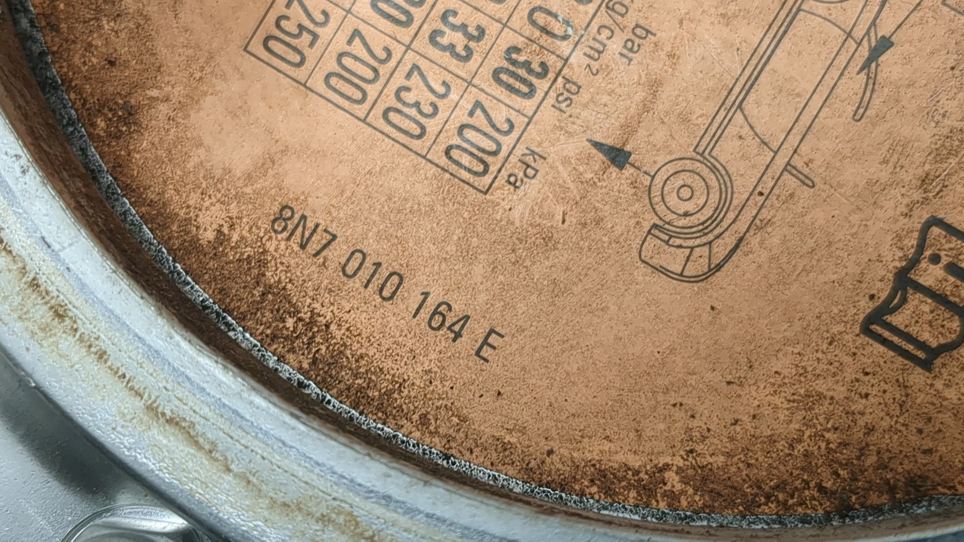 Лючок бензобака