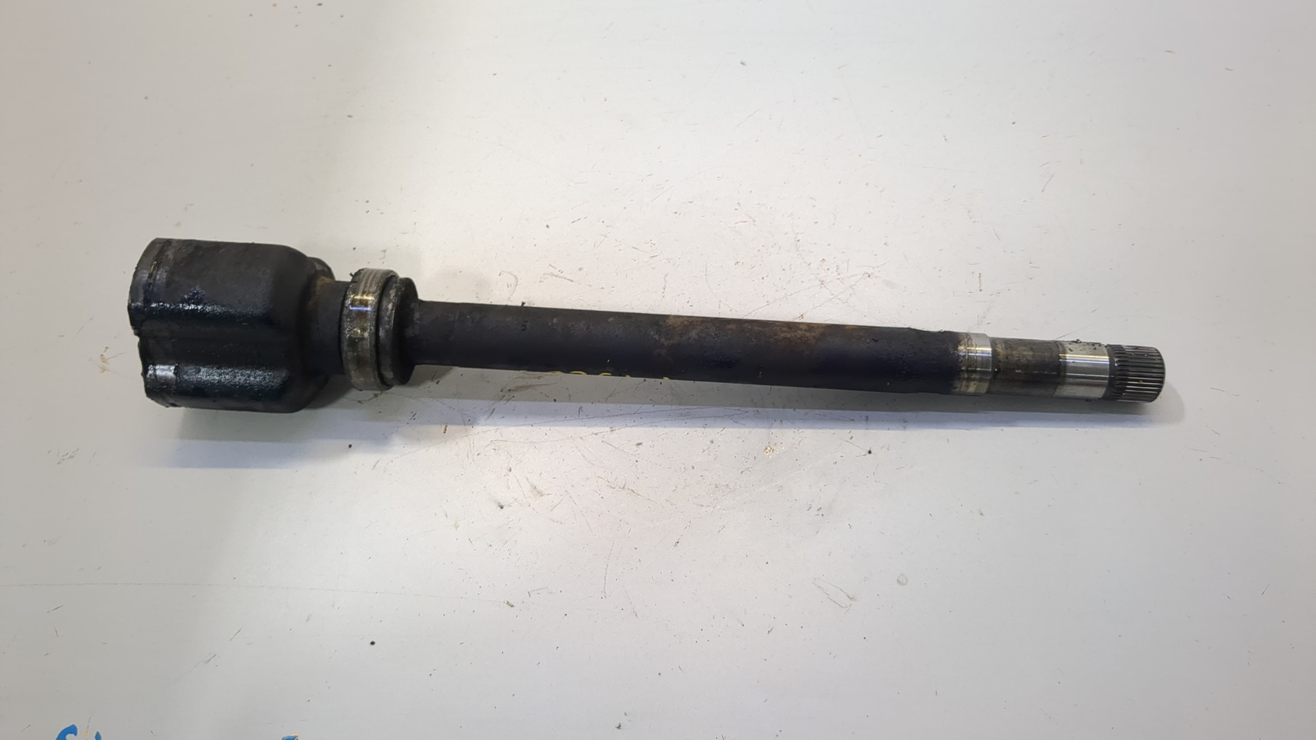 Полуось передняя правая