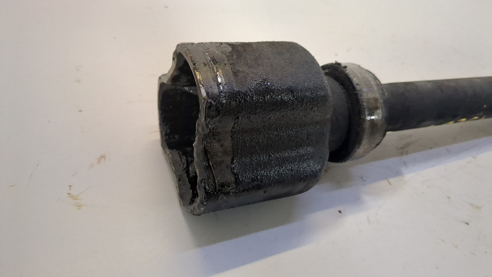 Полуось передняя правая