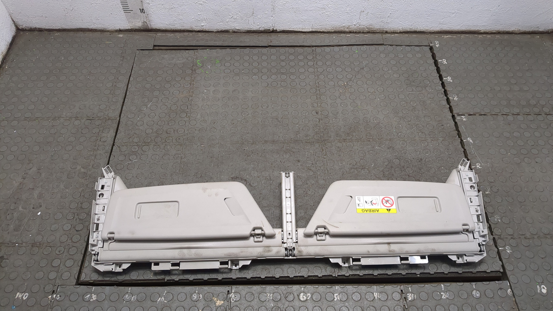 Козырек солнцезащитный