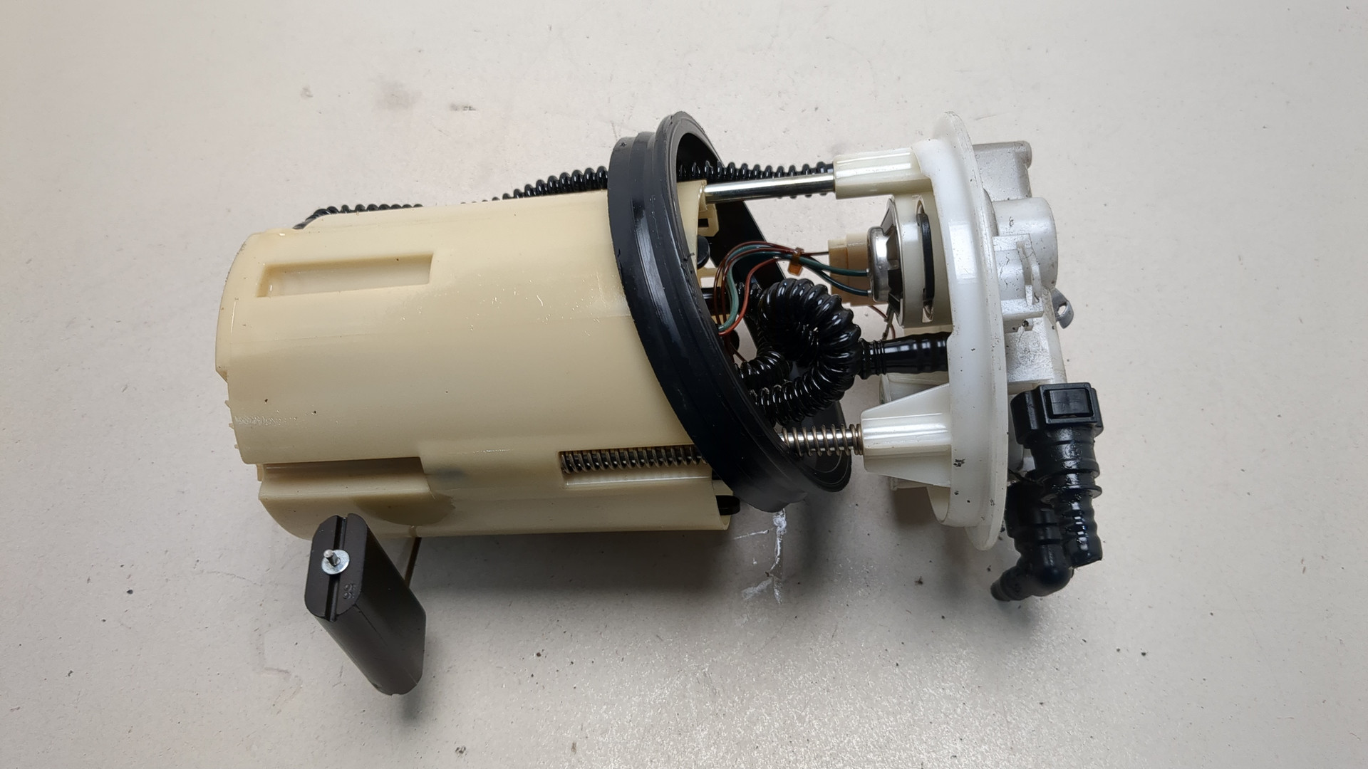 Насос топливный электрический