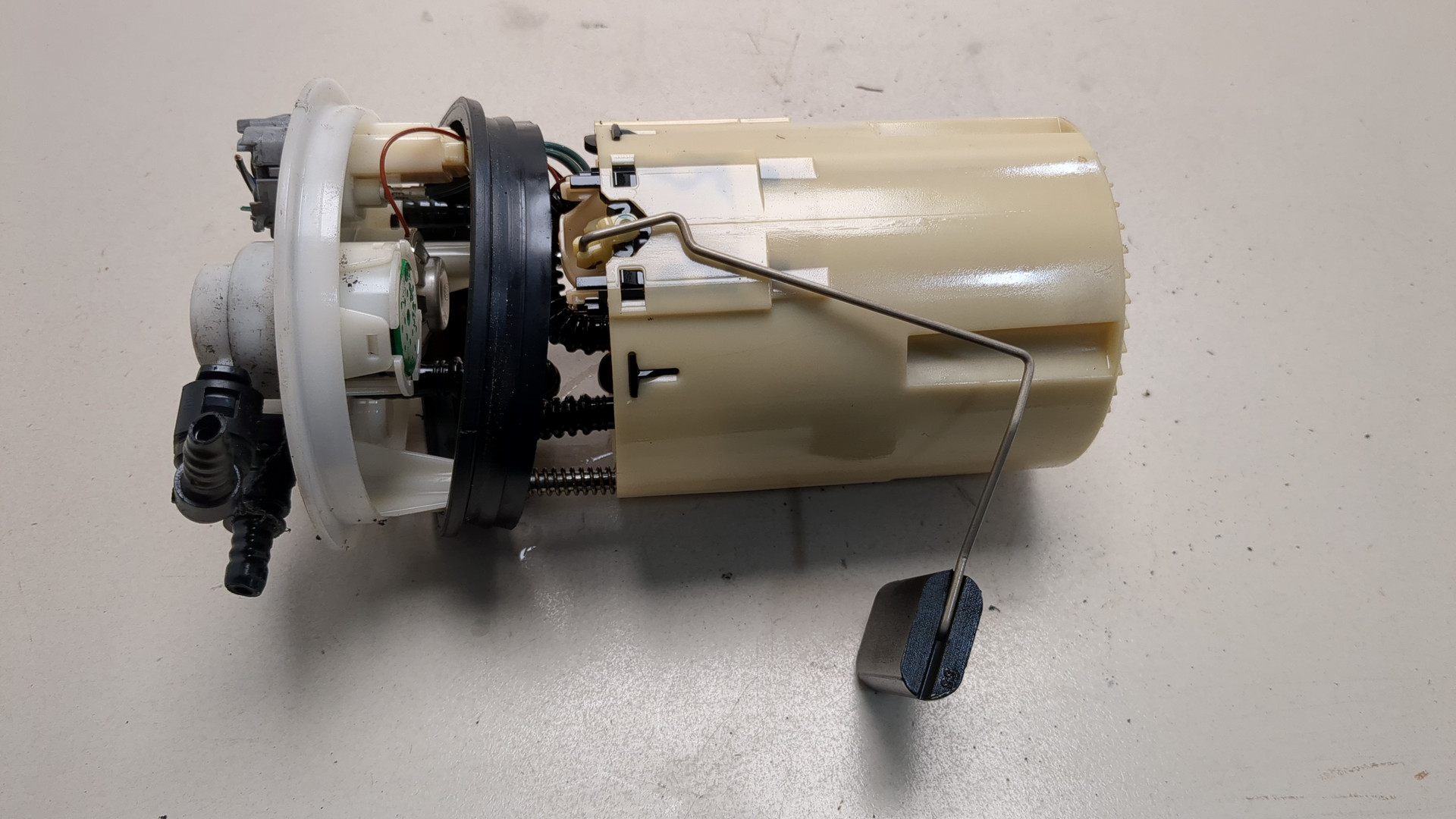 Насос топливный электрический