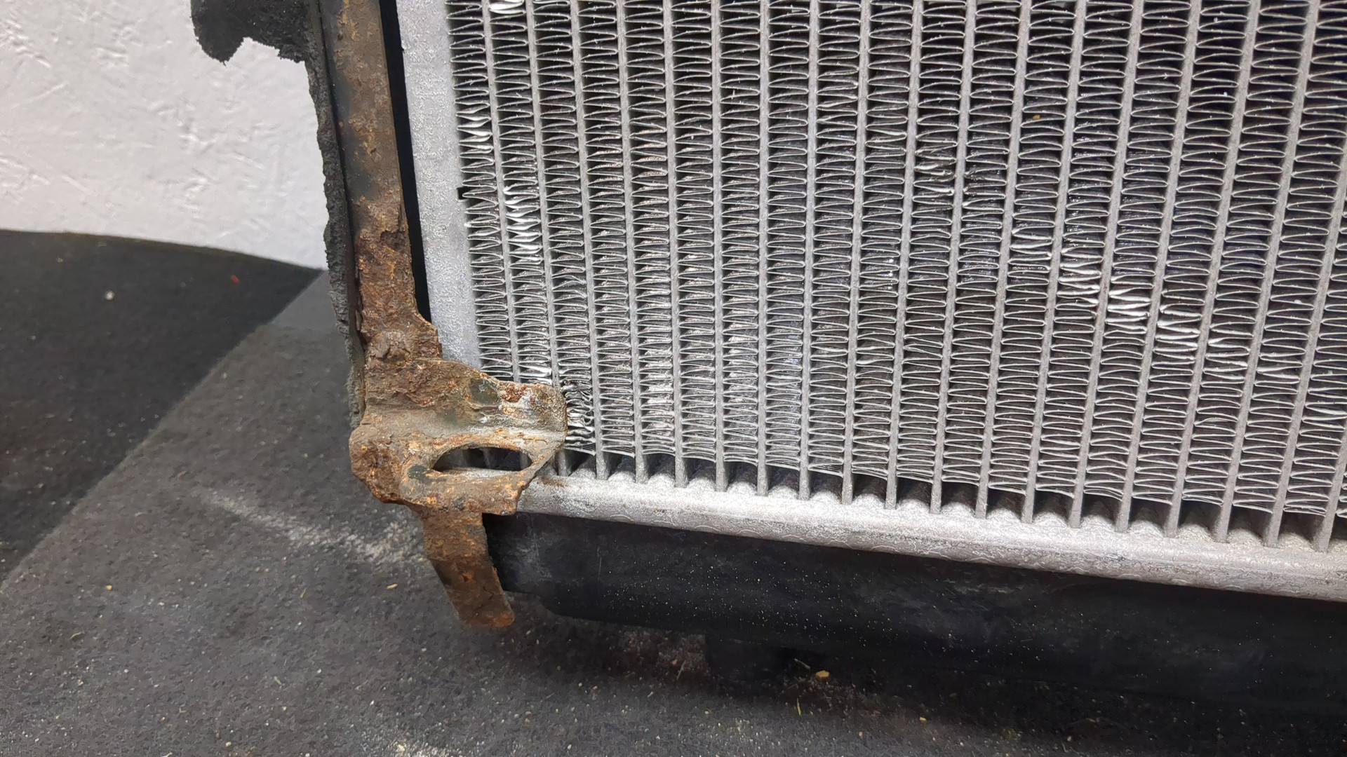 Радиатор охлаждения двигателя основной