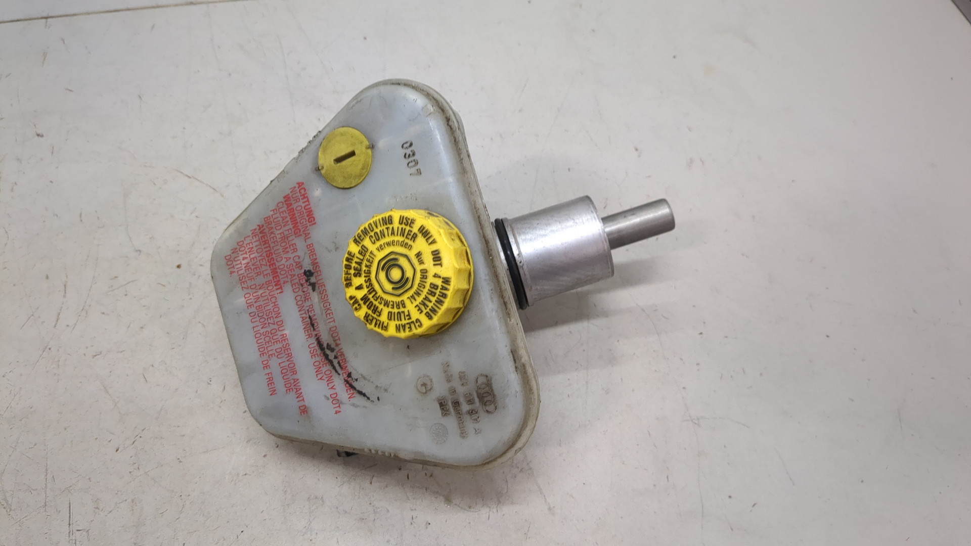 Цилиндр тормозной главный