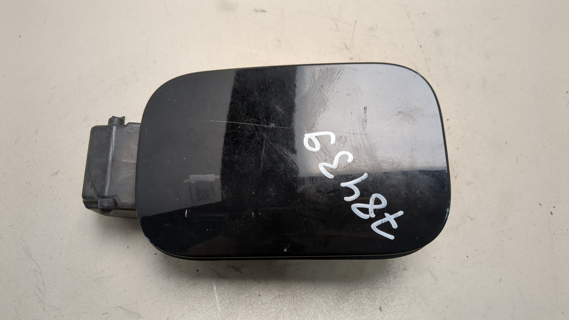 Лючок бензобака