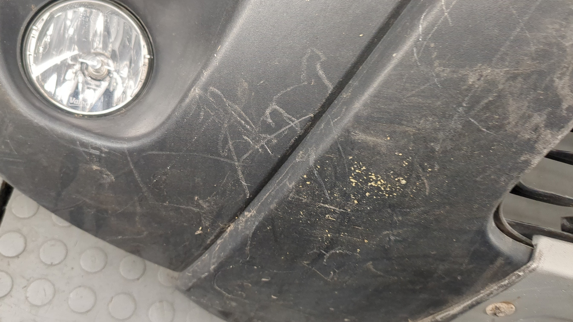 Бампер передний