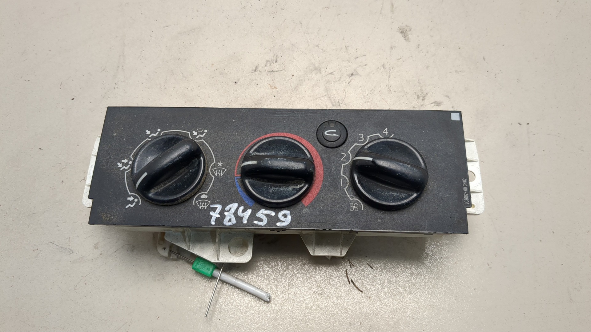 Переключатель отопителя