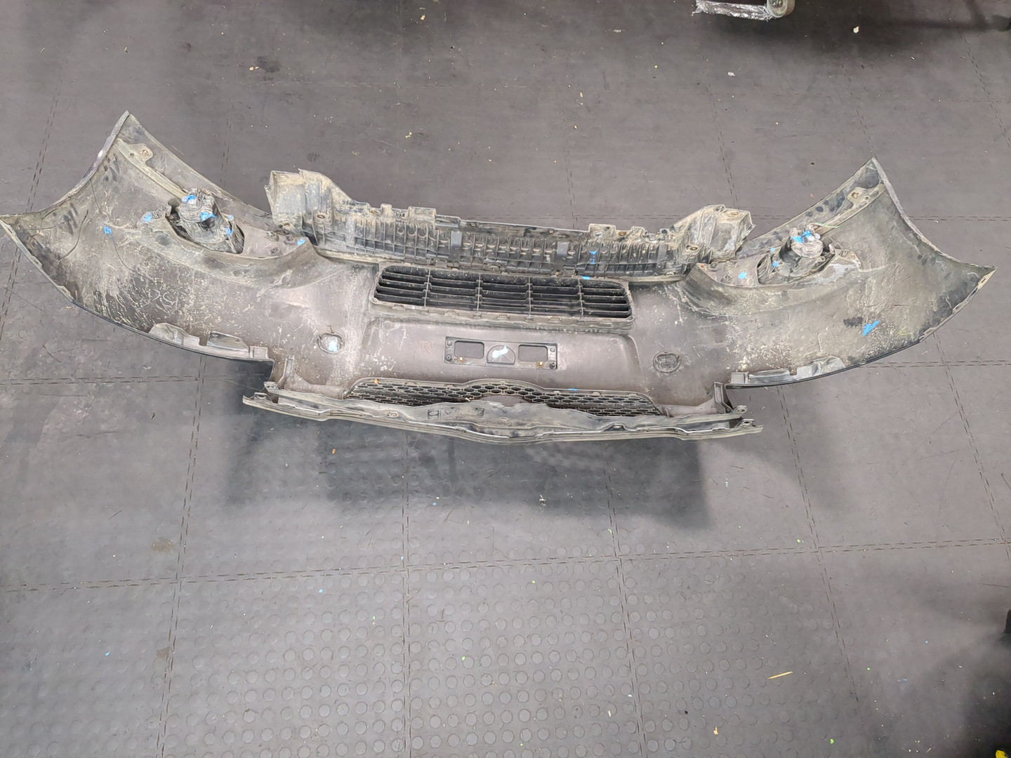 Бампер передний