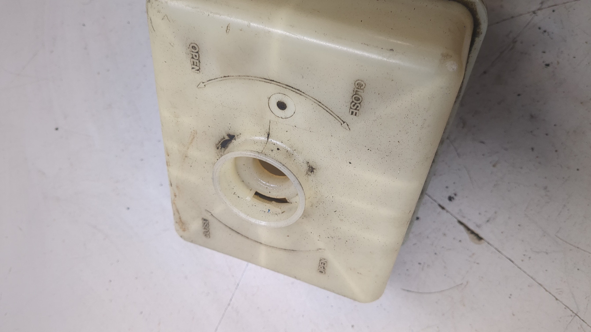 Насос регулировки подвески