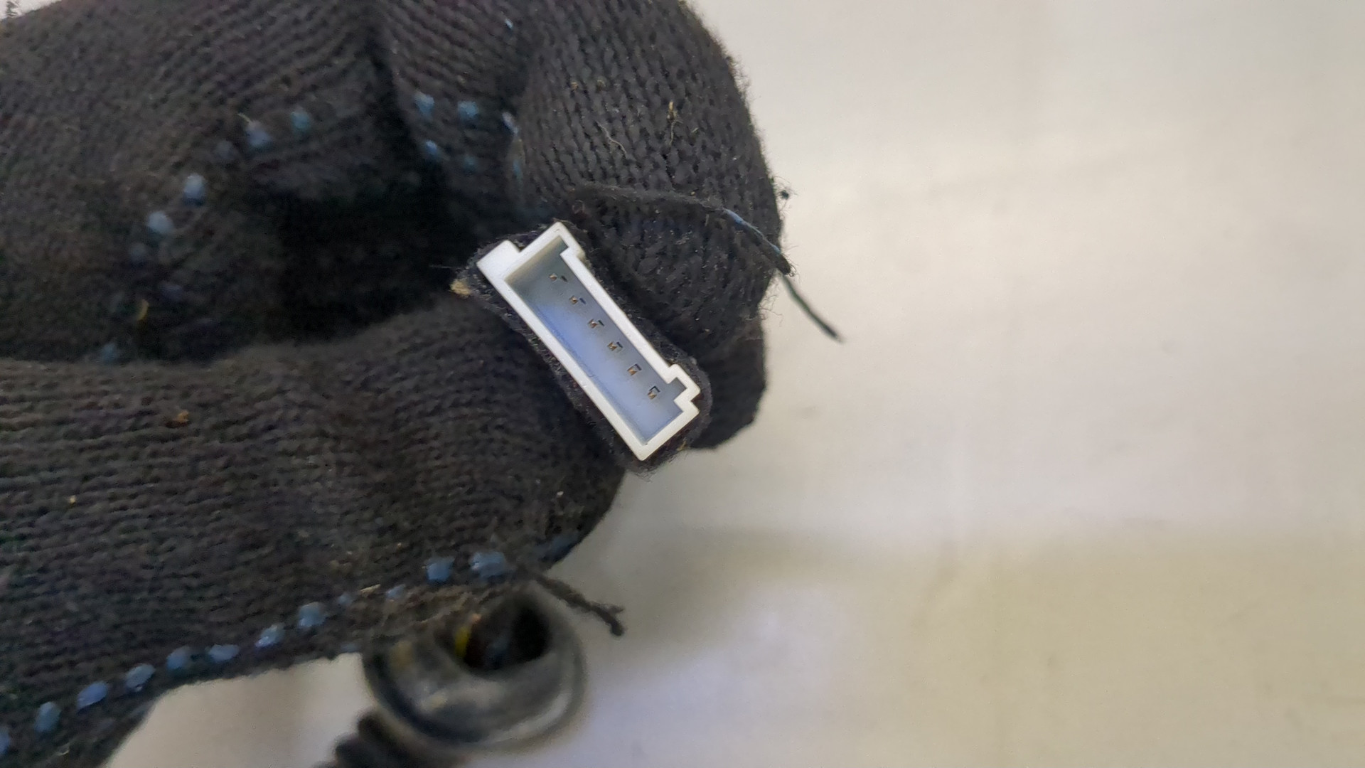 Амортизатор крышки багажника