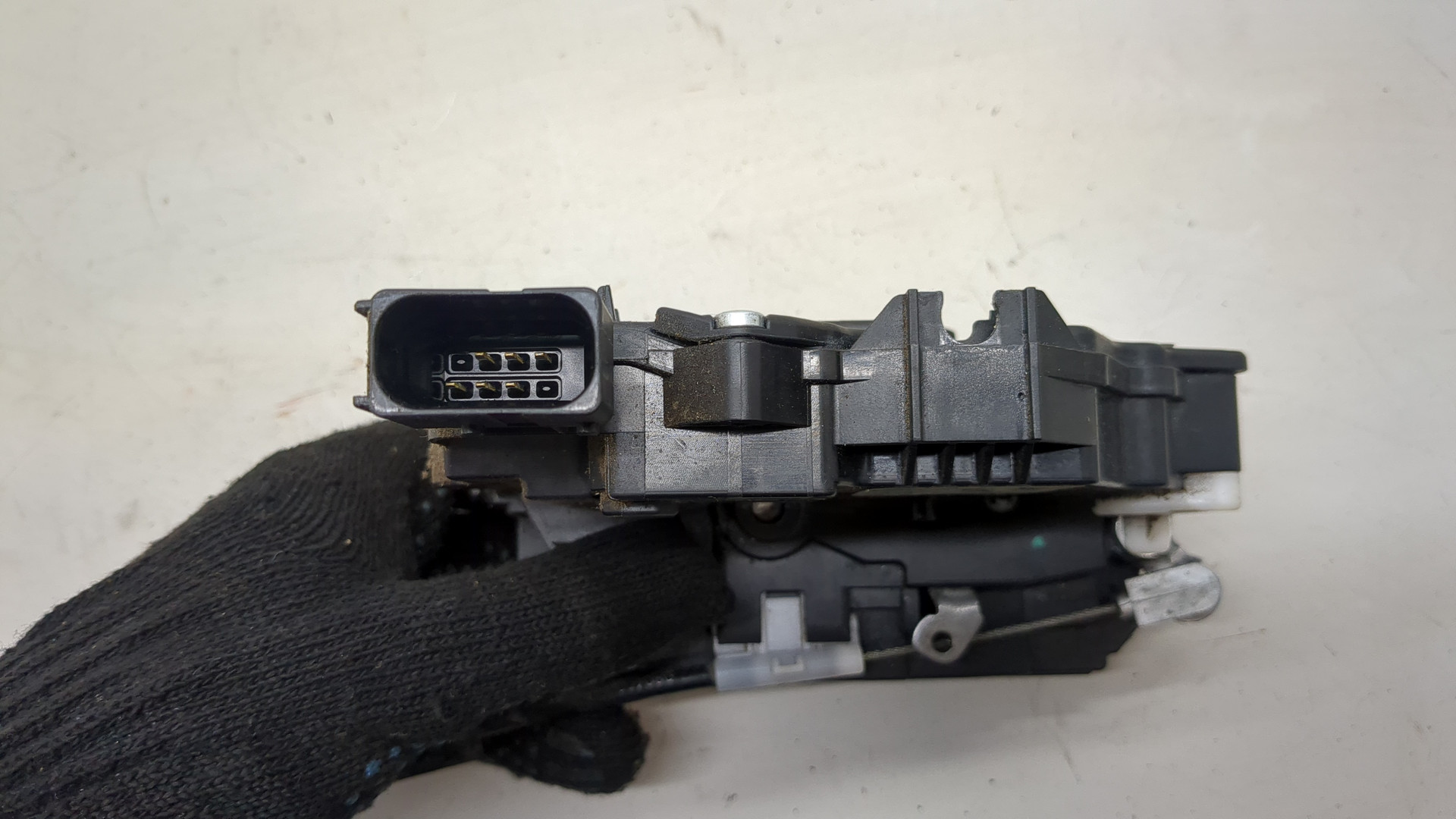 Замок двери задней правой