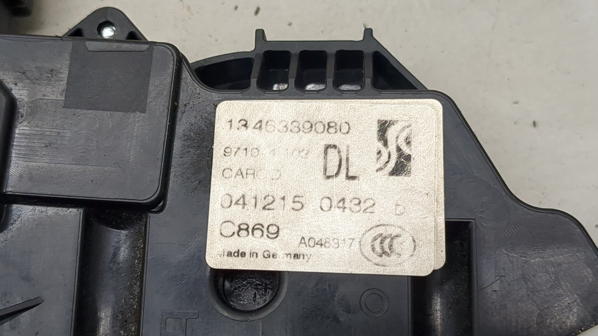 Замок двери задней правой