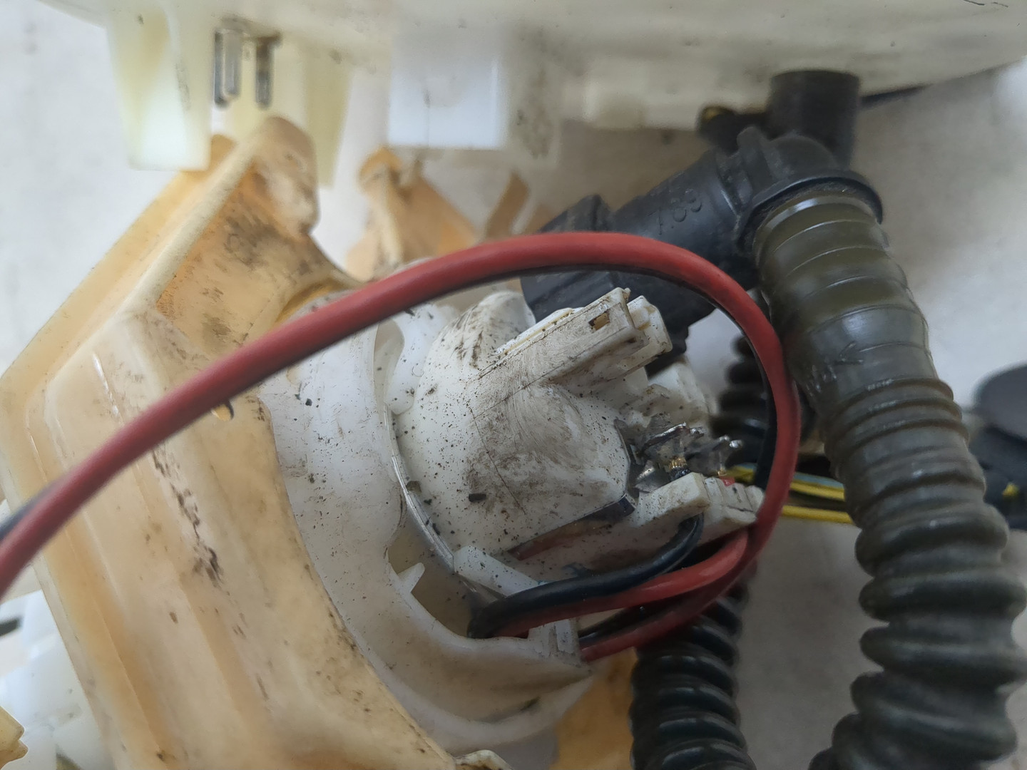 Насос топливный электрический