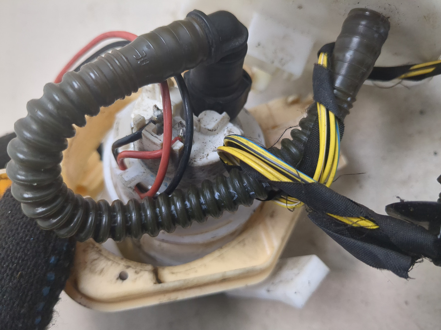 Насос топливный электрический