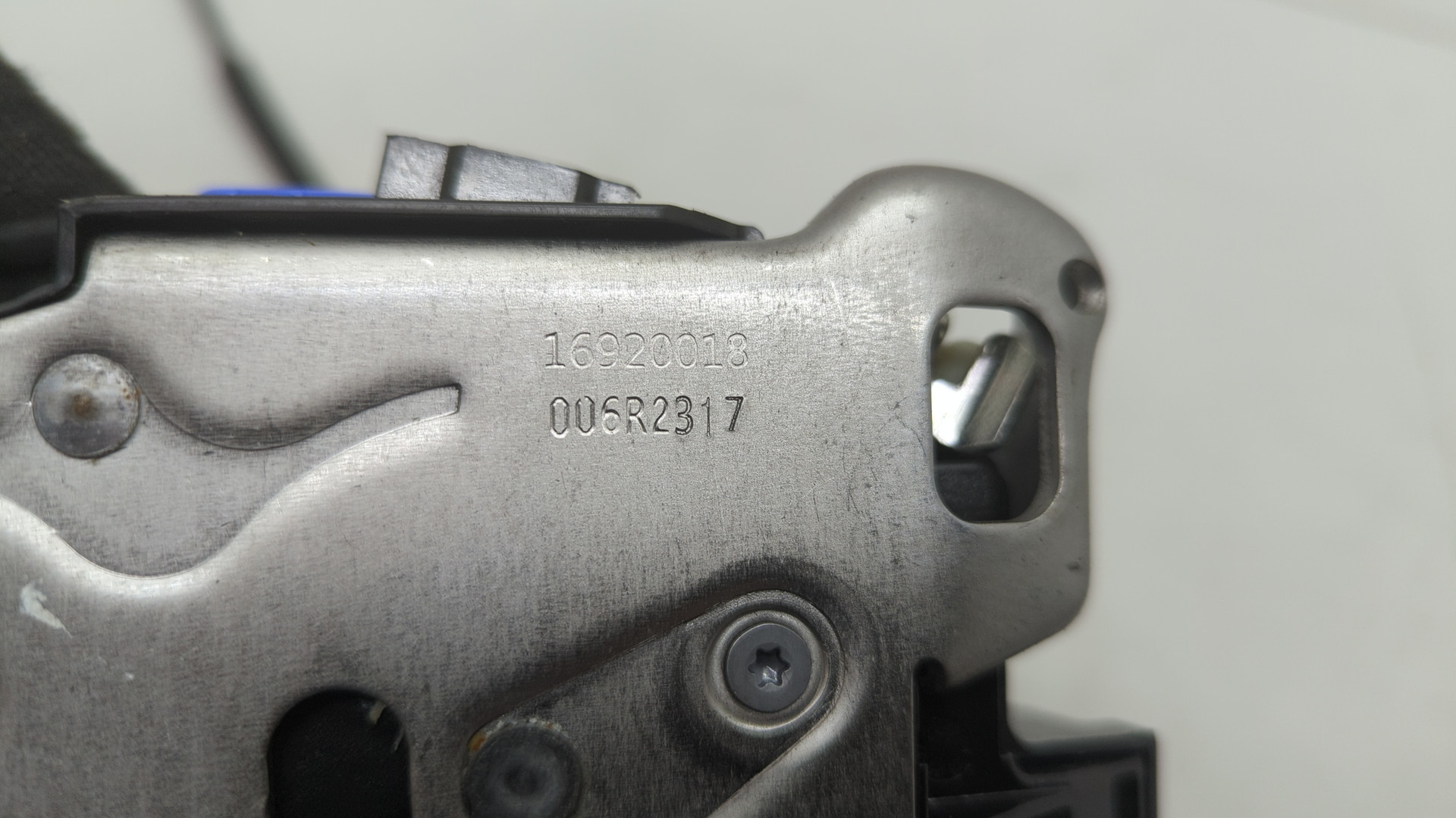 Замок двери передней правой