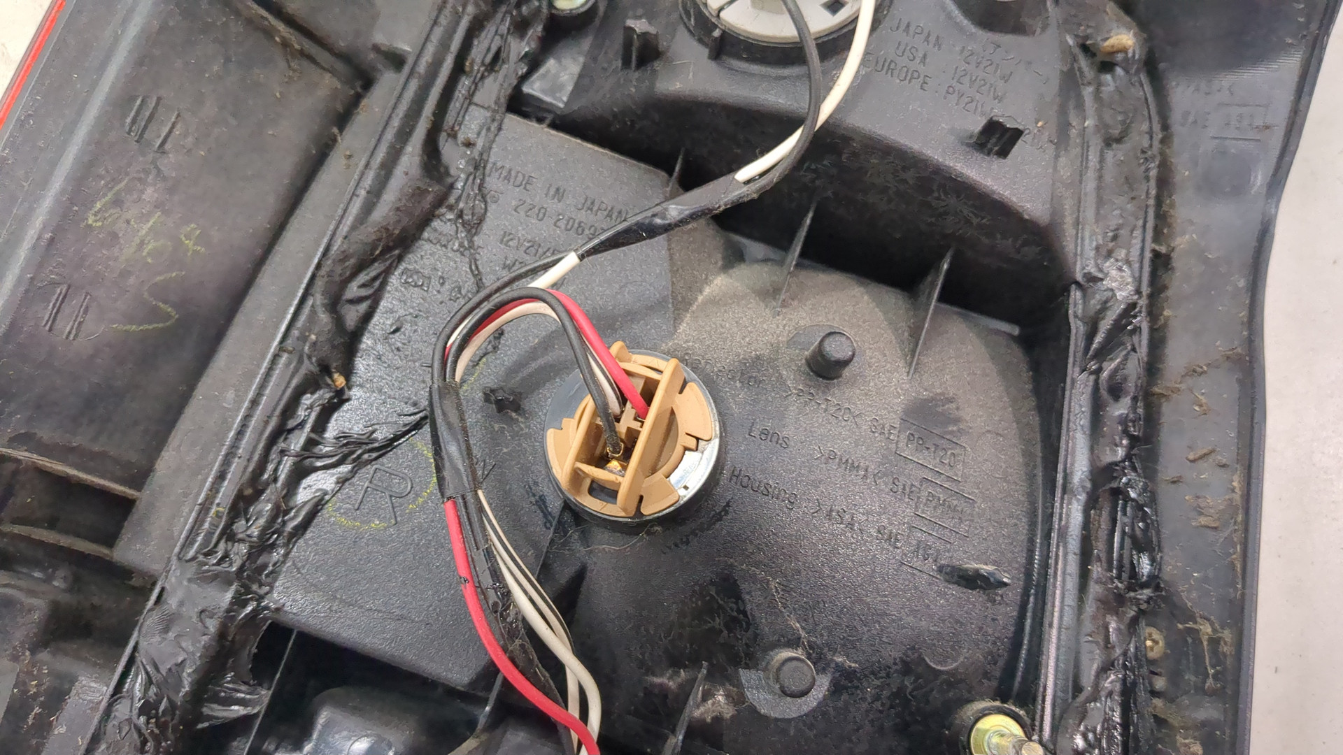 Фонарь задний правый