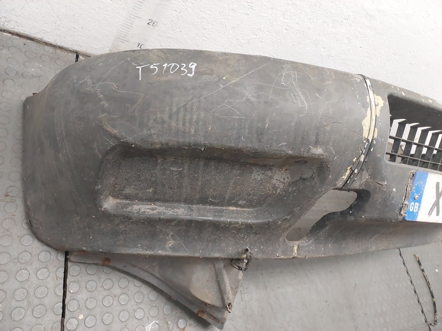 Бампер передний