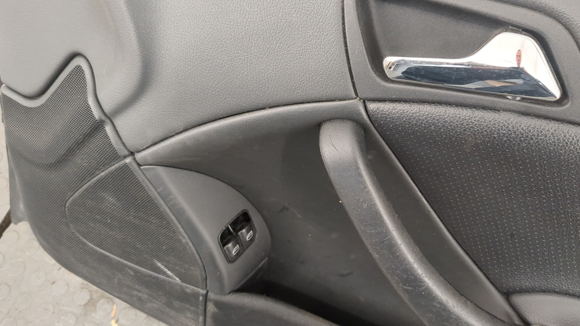 Дверь передняя правая