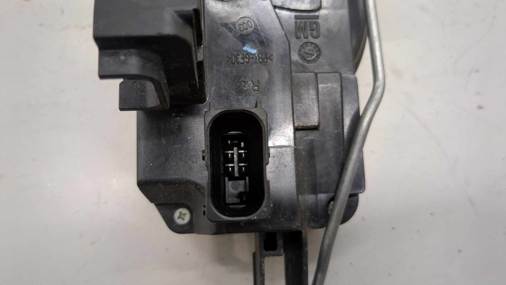 Замок двери передней правой