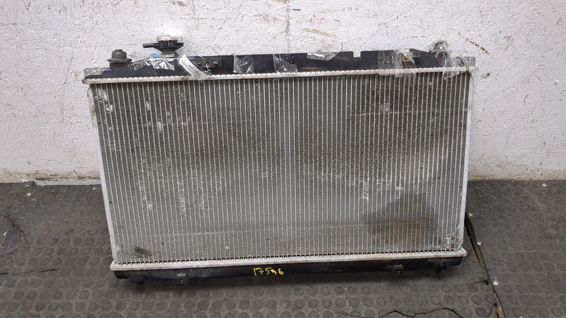 Радиатор охлаждения двигателя основной