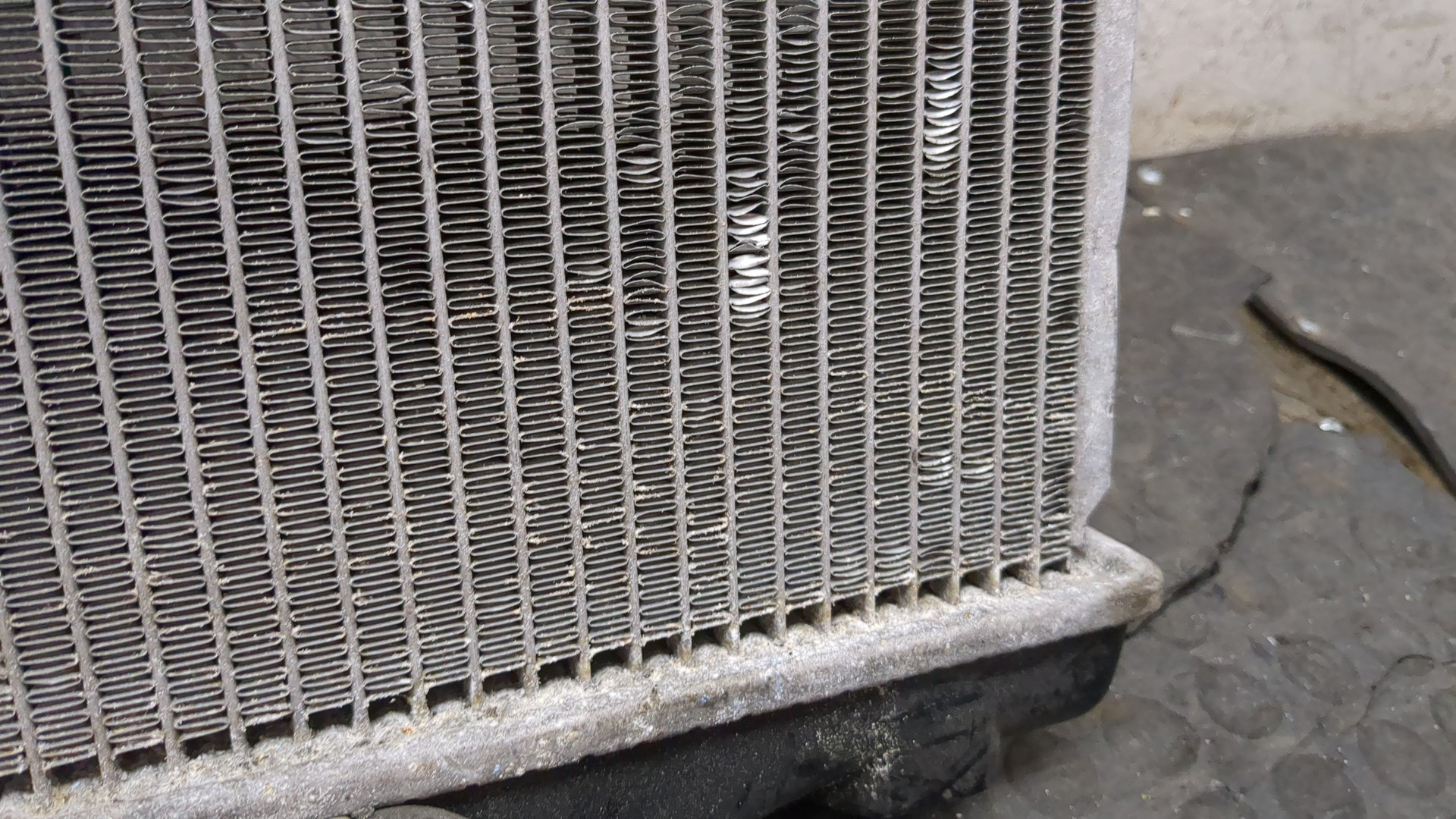 Радиатор охлаждения двигателя основной