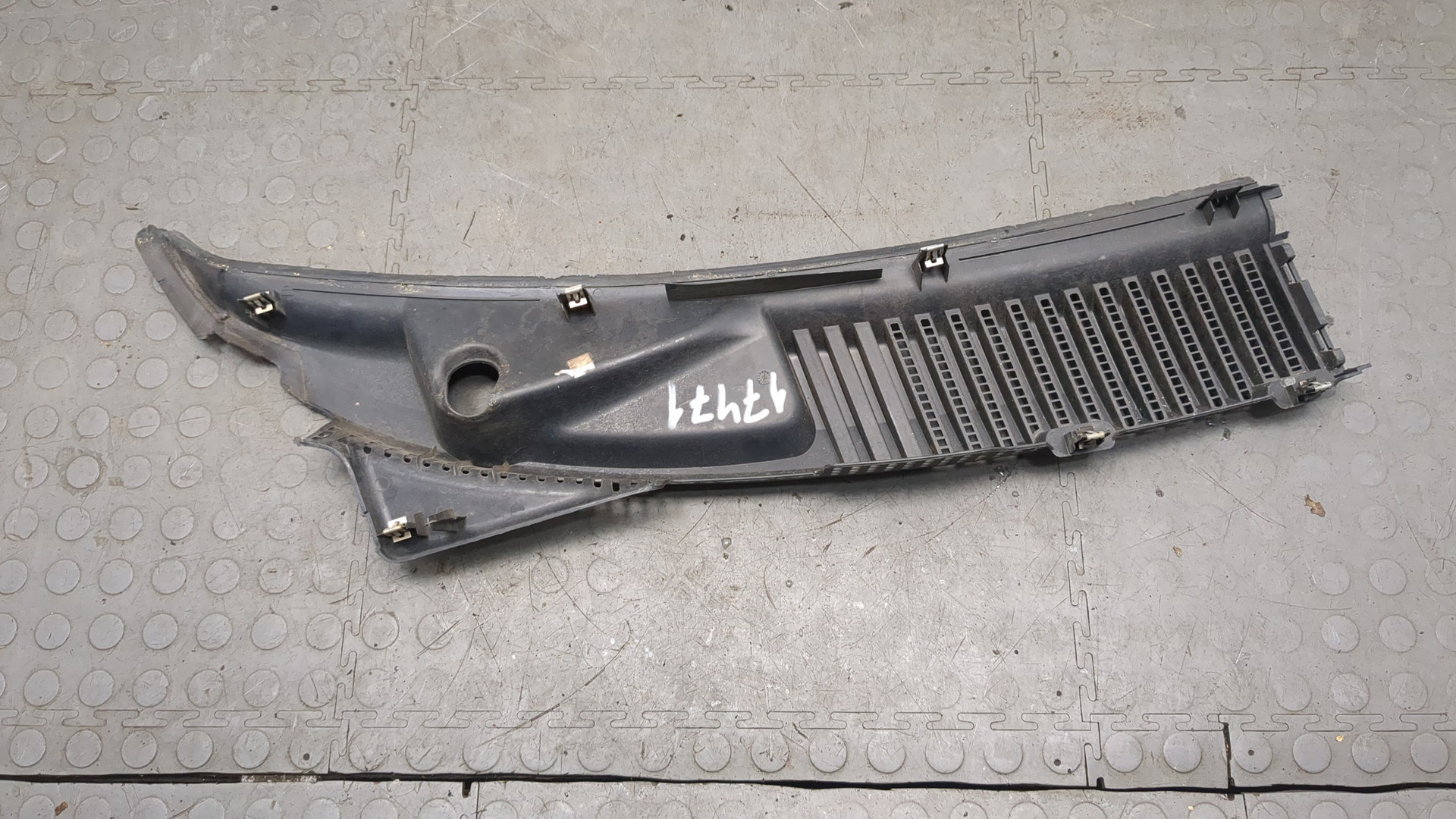 Решетка стеклоочистителей (Жабо)