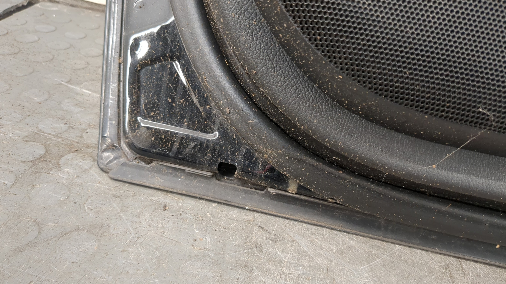 Дверь передняя левая