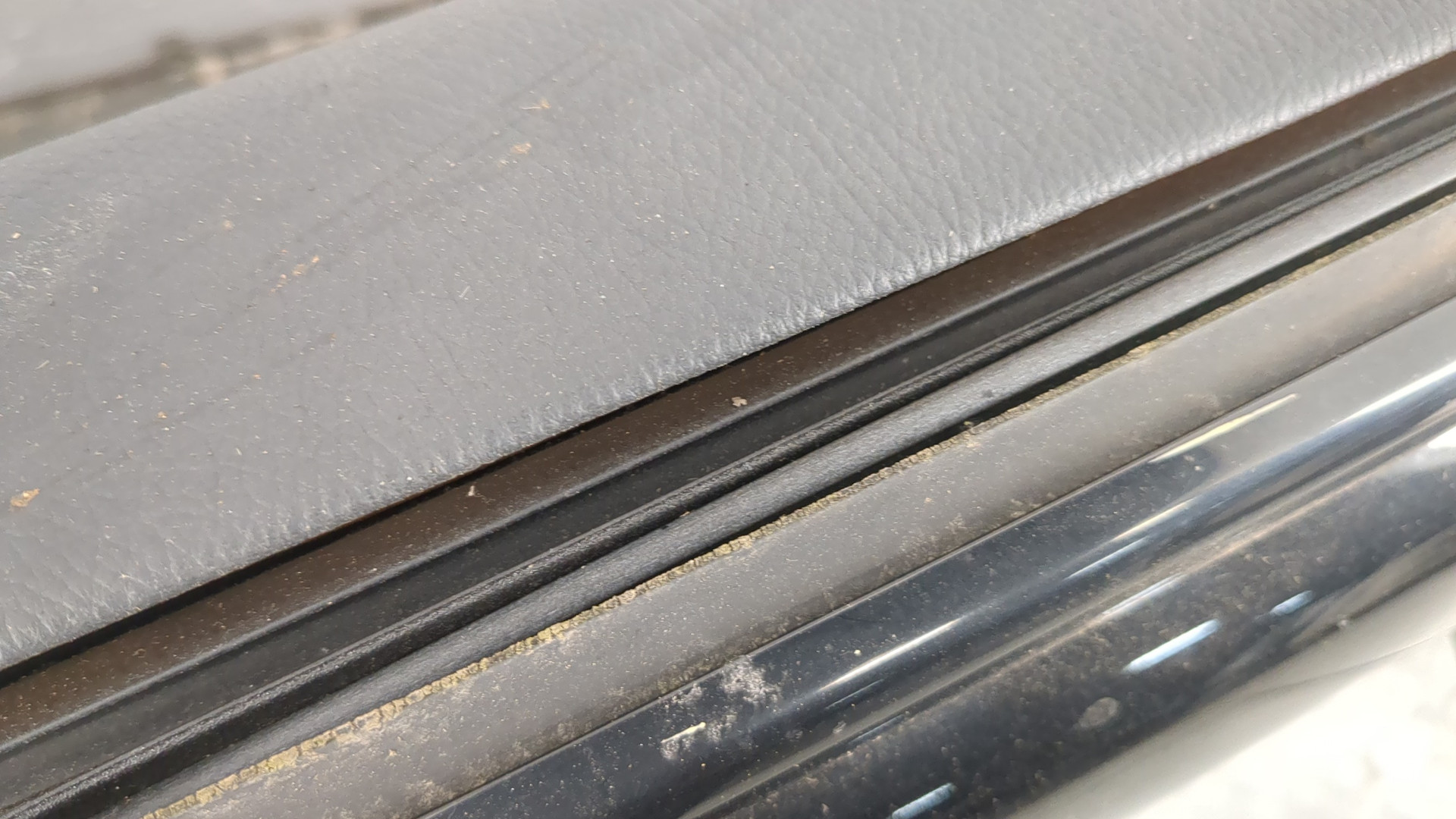 Дверь передняя левая