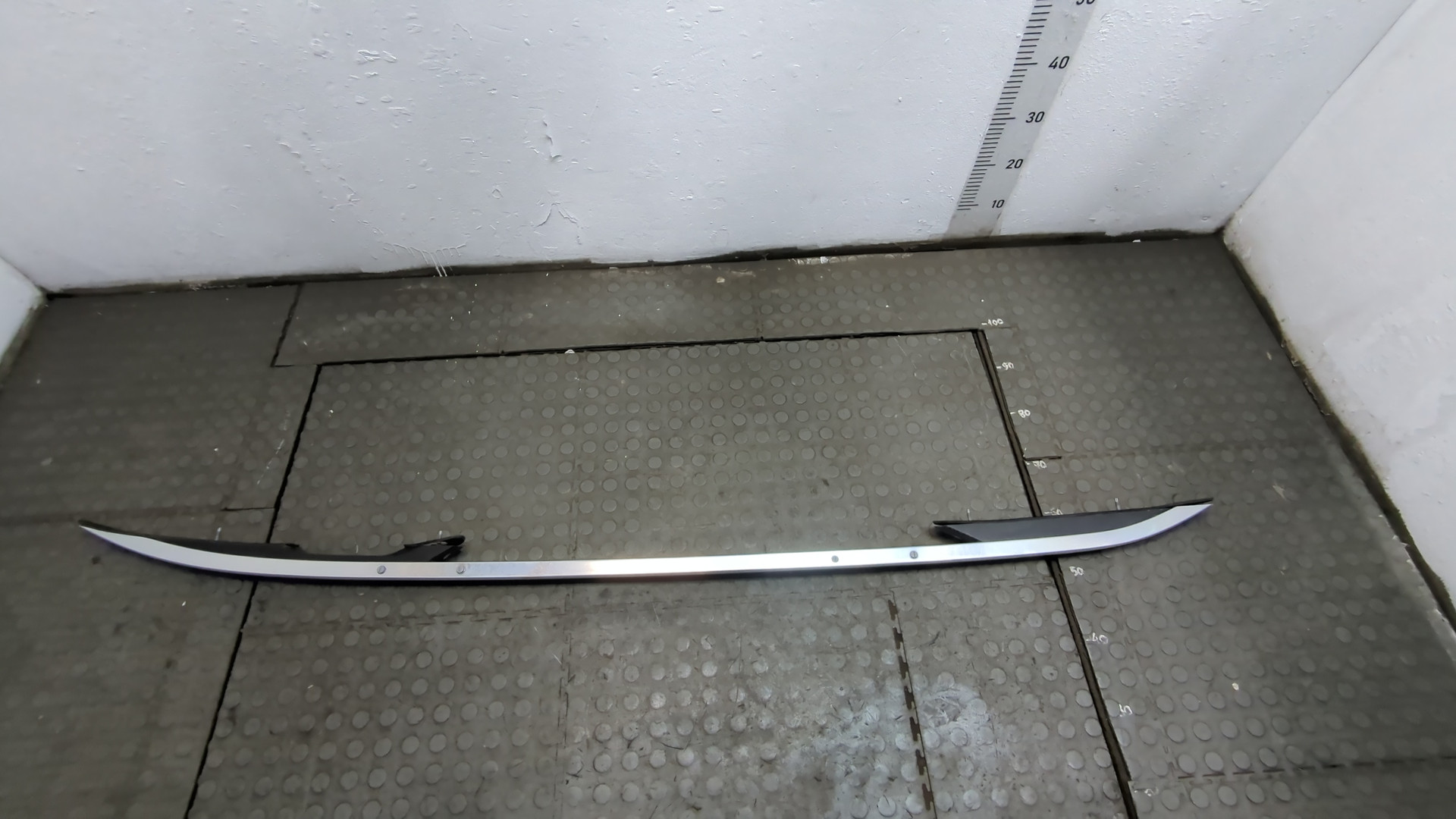 Рейлинг (релинг) левый (планка на крышу)