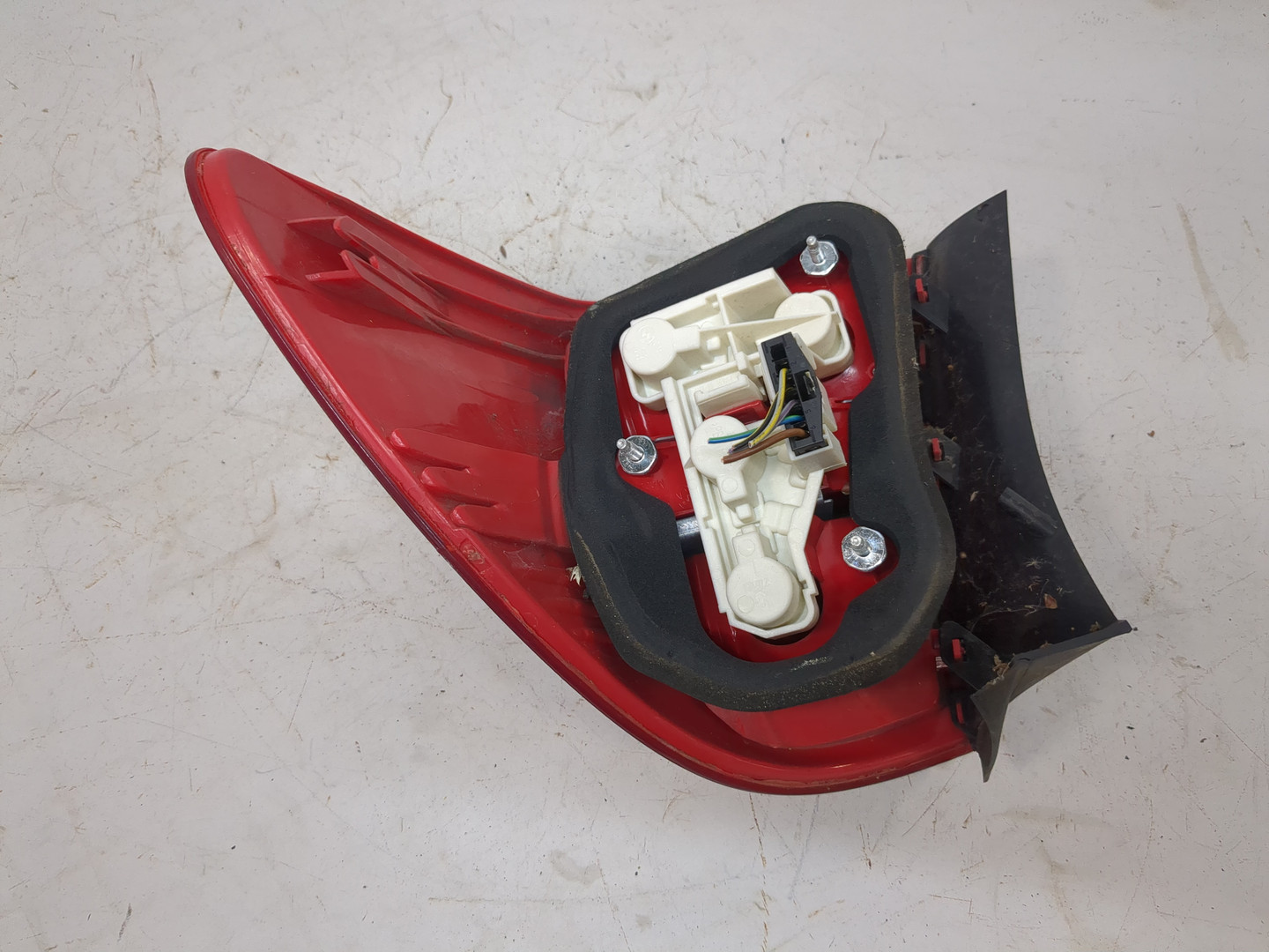 Фонарь задний левый