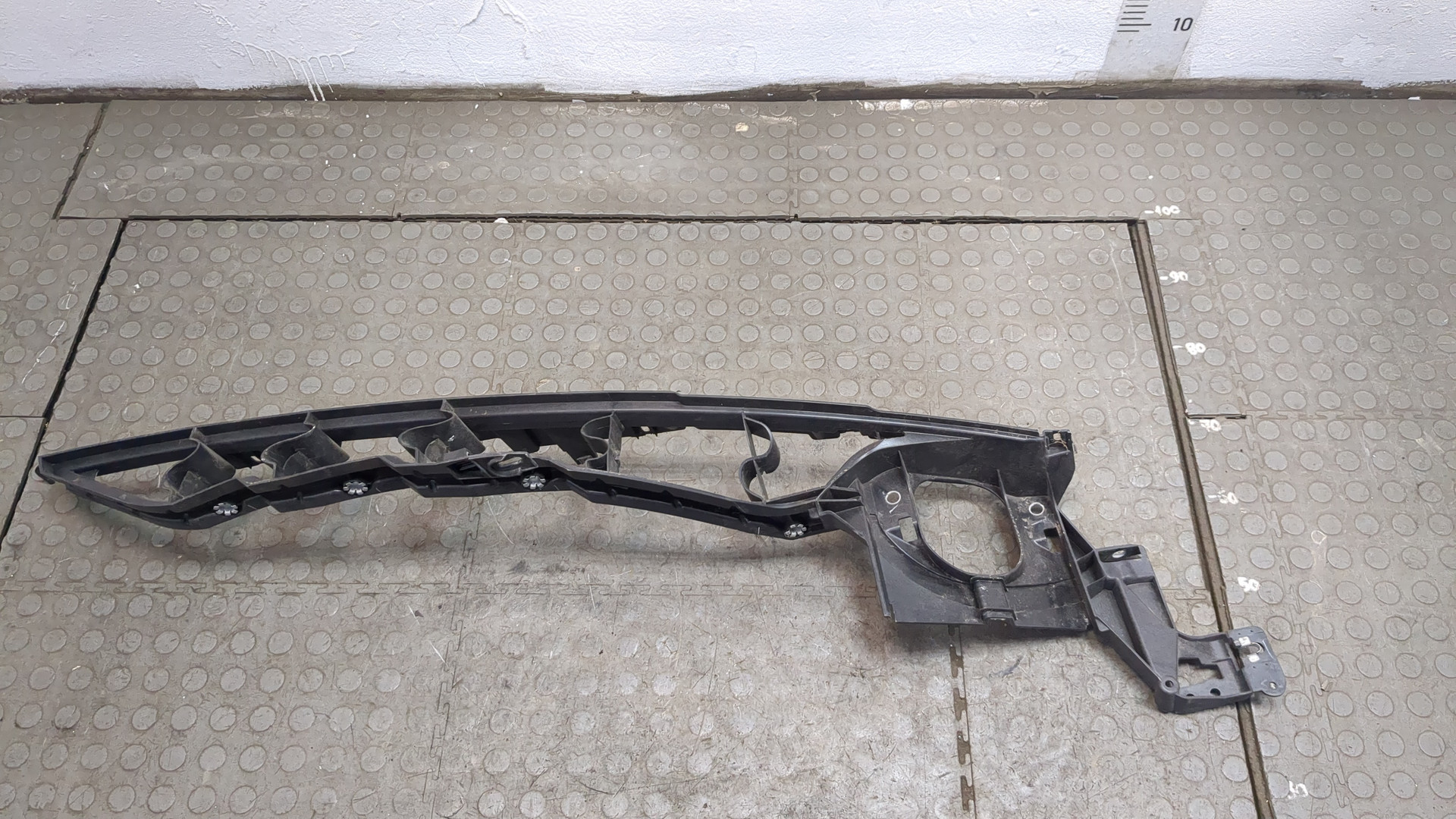 Кронштейн крепления крыла