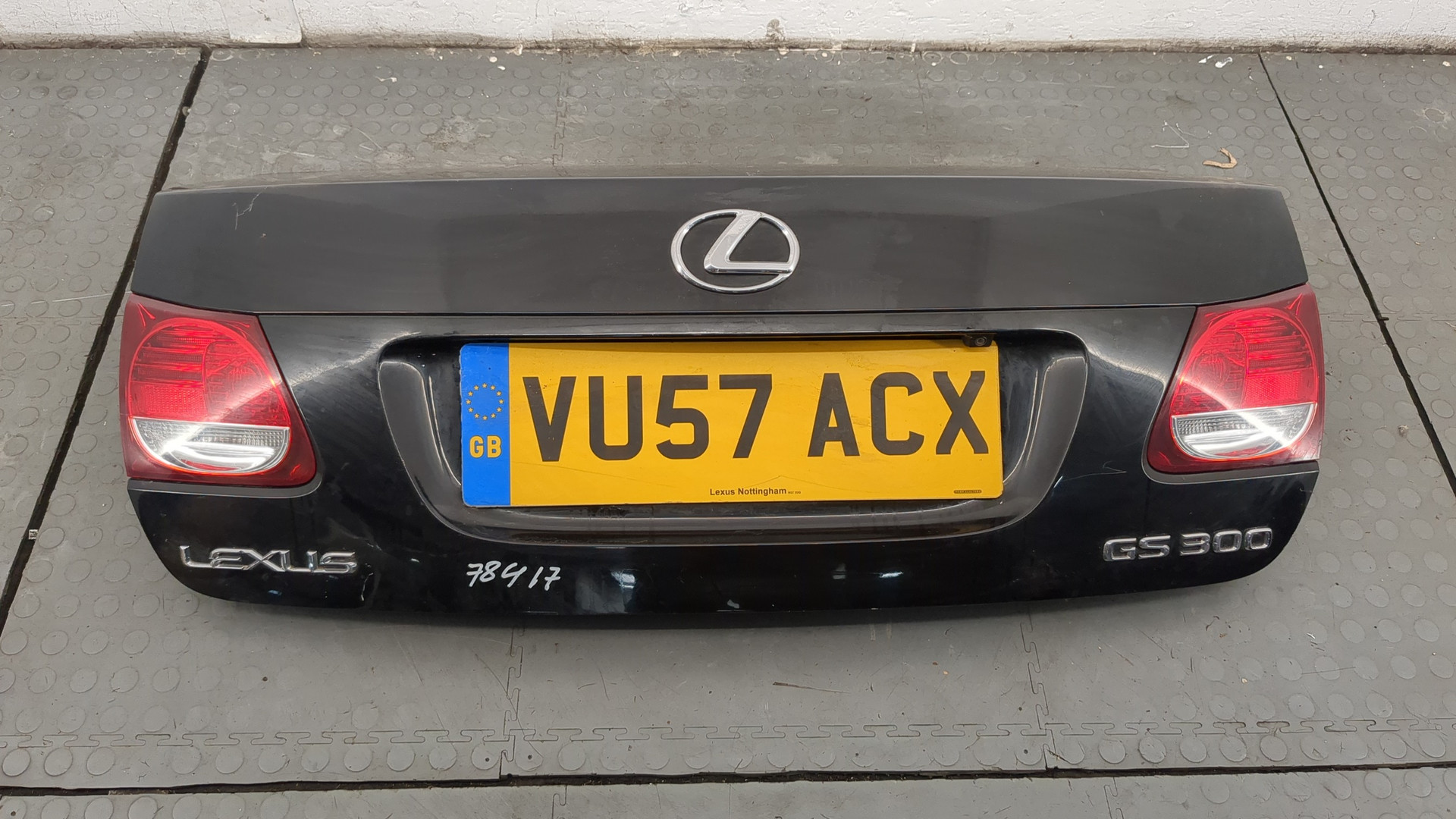 Дверь багажника