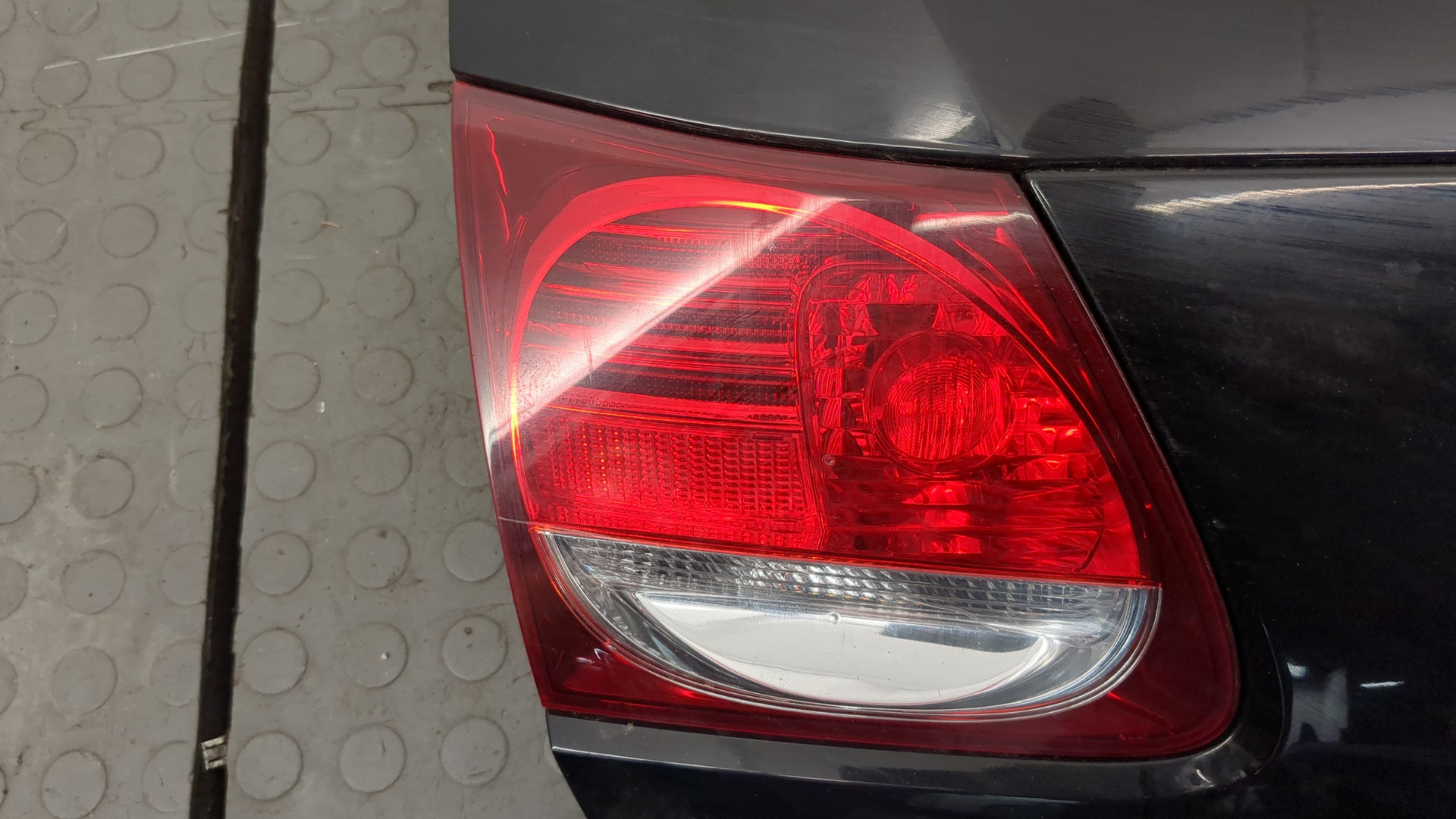 Дверь багажника