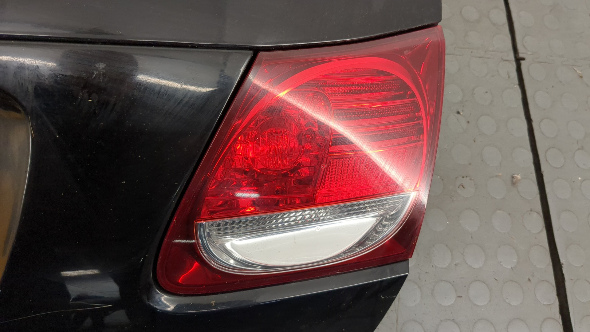 Дверь багажника