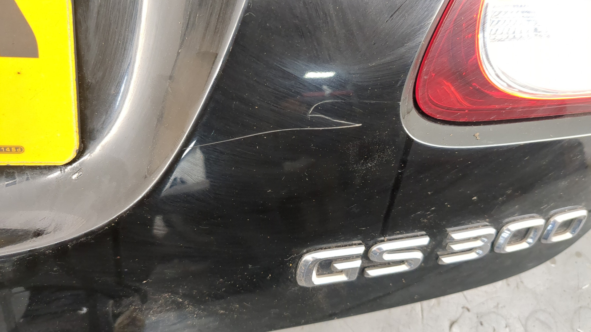 Дверь багажника