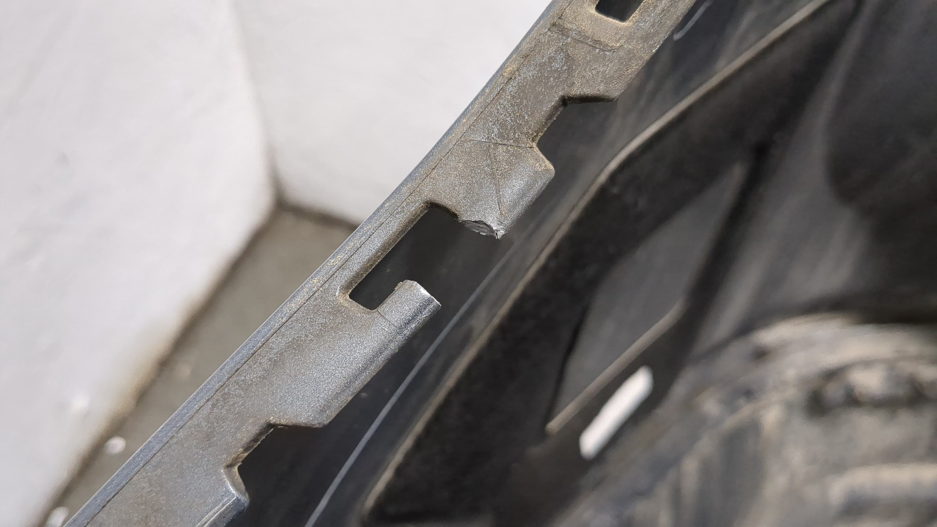 Бампер задний