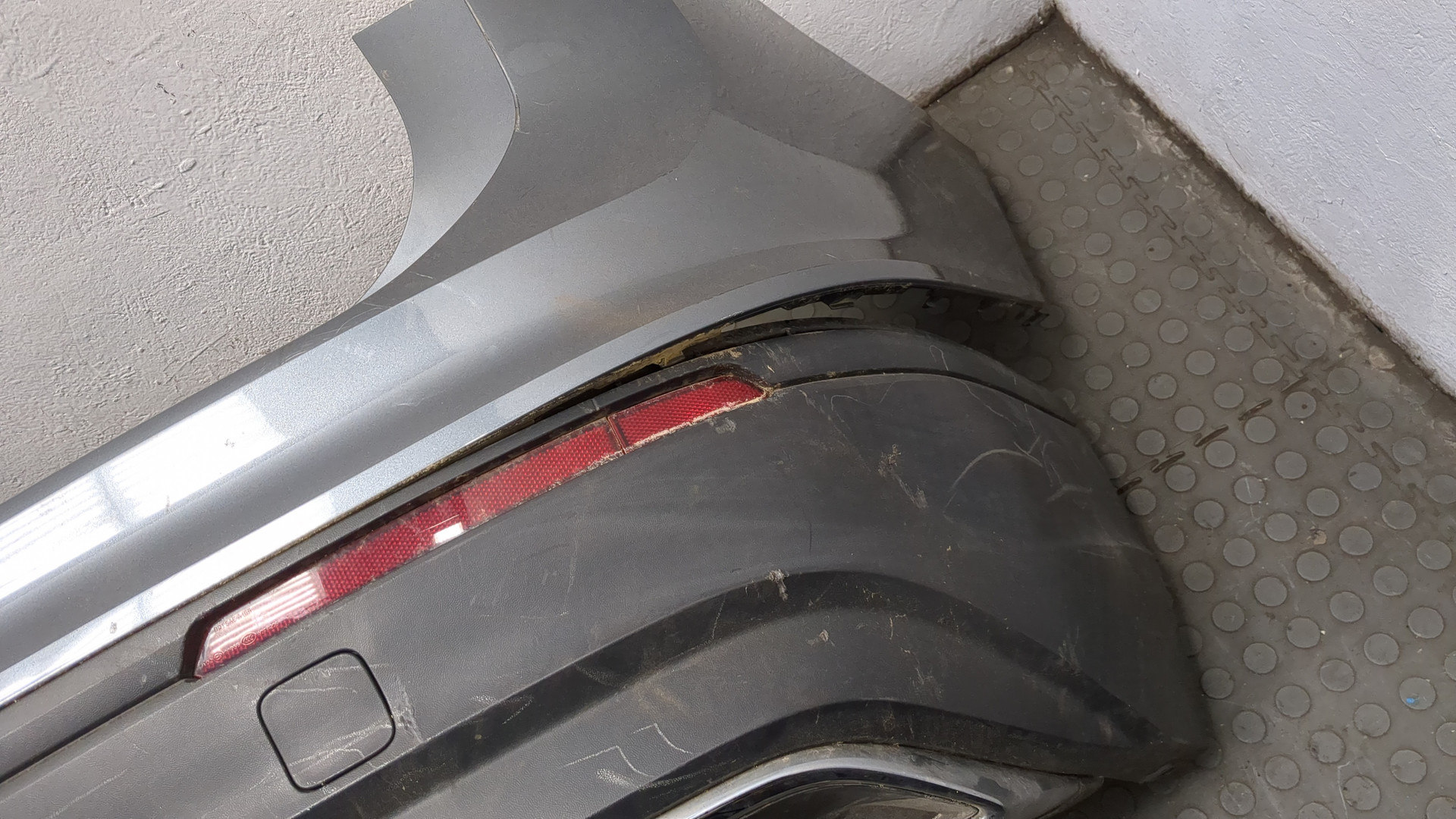 Бампер задний