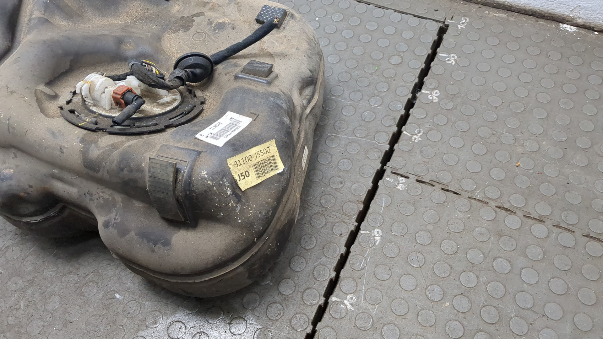 Бак топливный