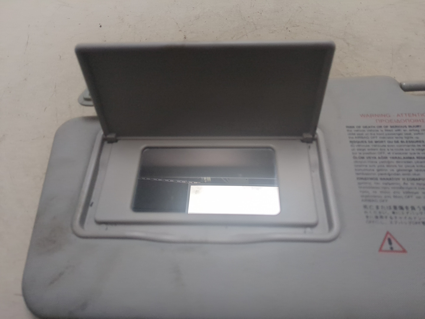 Козырек солнцезащитный