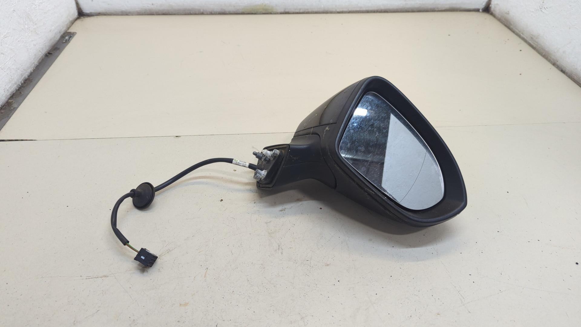 Зеркало правое электрическое