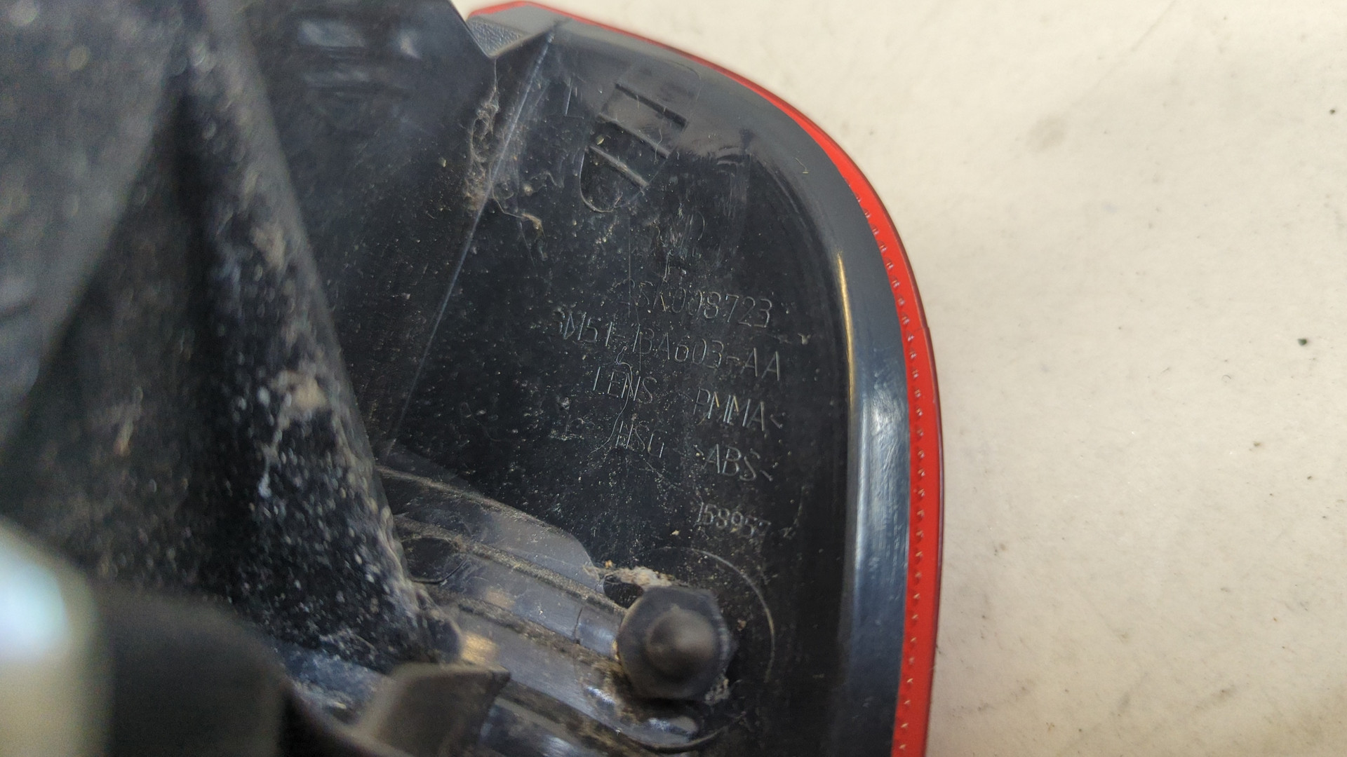 Фонарь задний левый