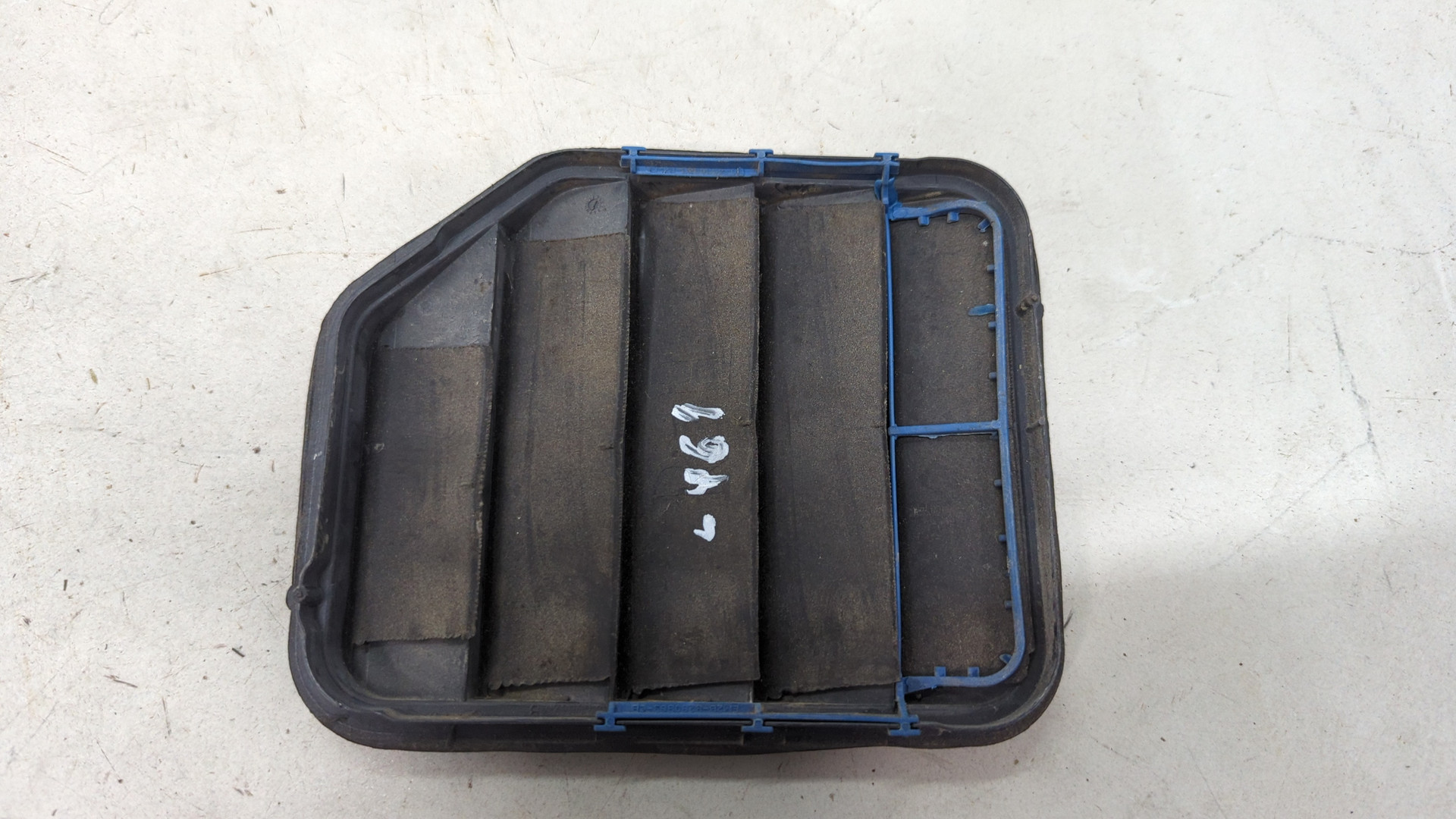 Воздухозаборник (внутри)