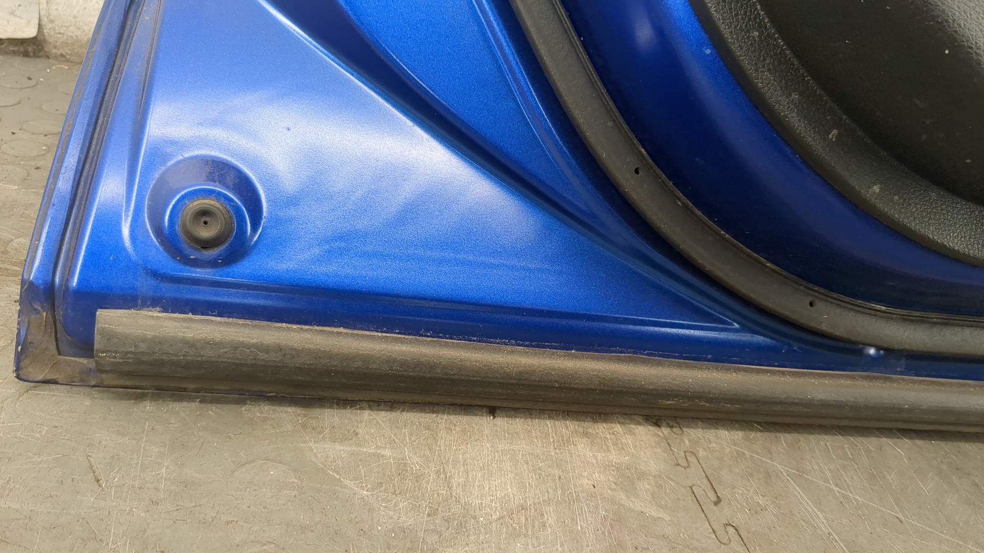 Дверь передняя левая