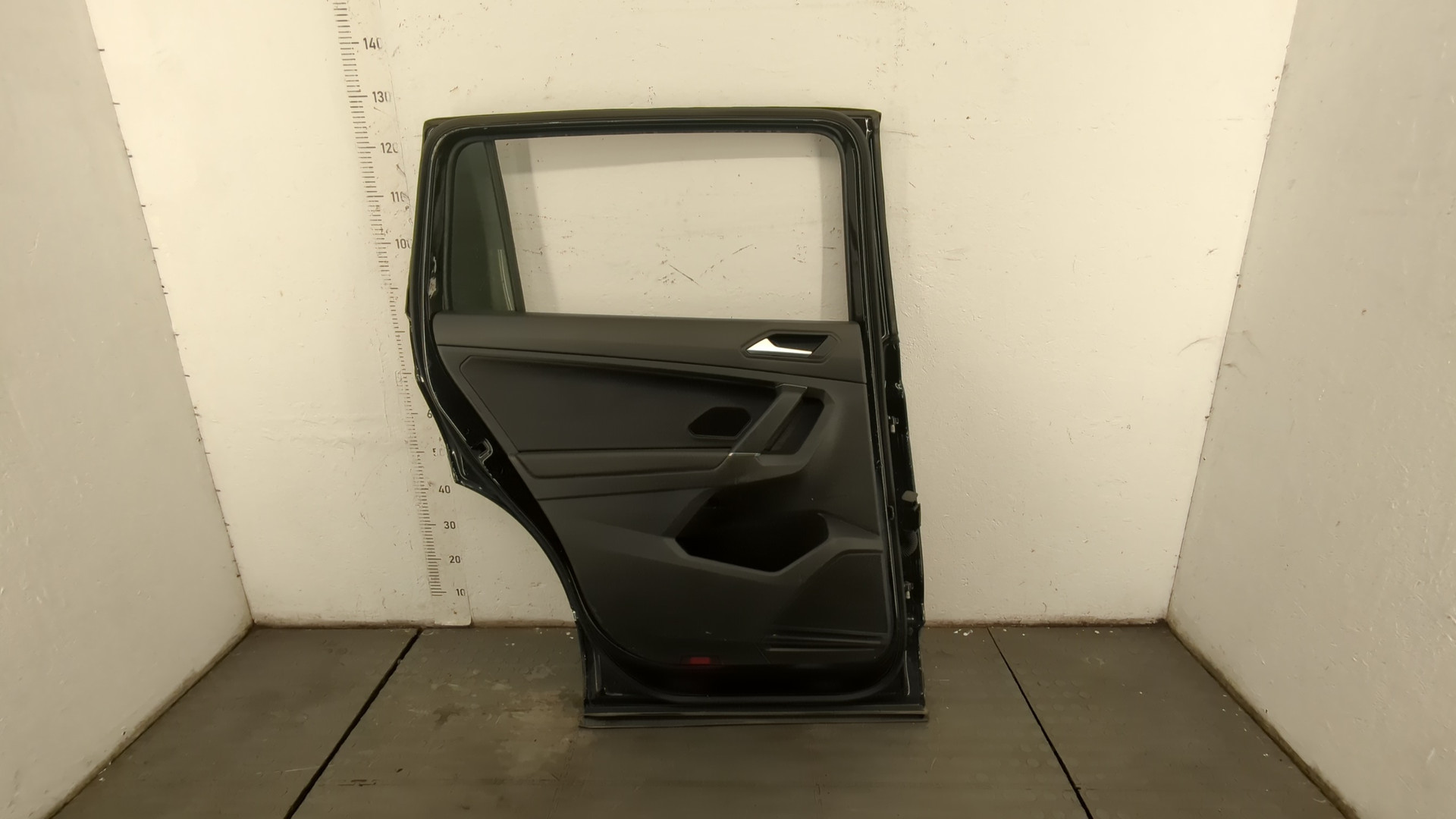 Дверь задняя левая